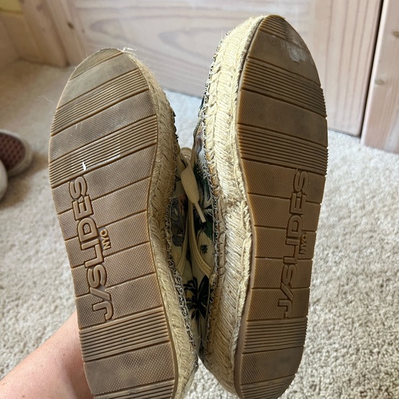 J/Slides - Picture 3 of 6